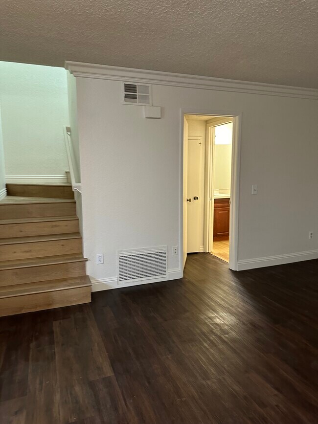 Photo - 1893 Cherokee Dr