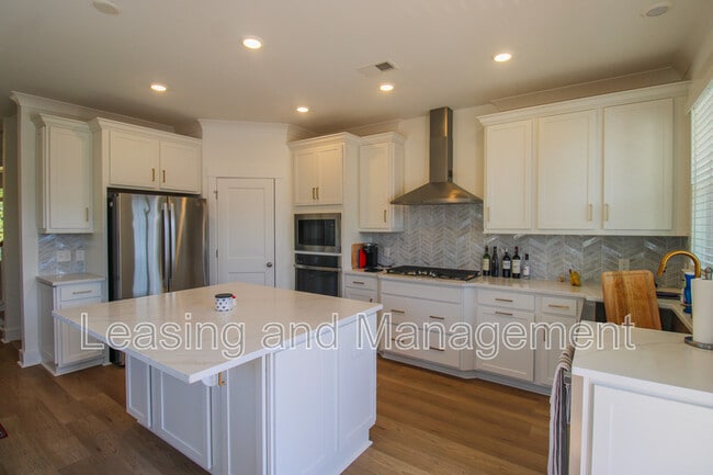 Photo - 406 Katies Scenic Ct