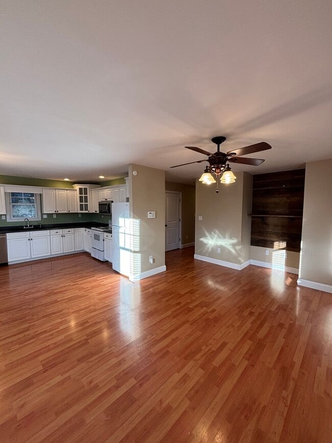 Photo - Freshly Renovated Dollhouse in Maryville!!