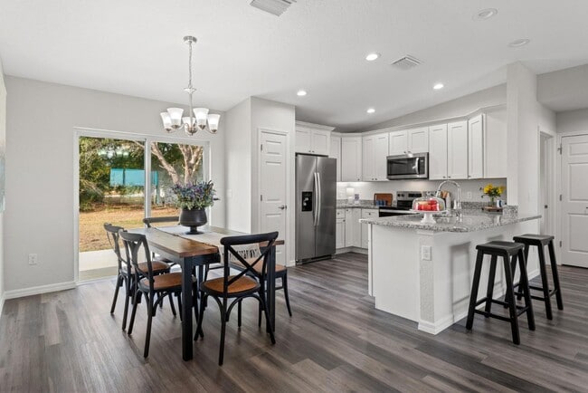 Photo - 301 Fisher Way