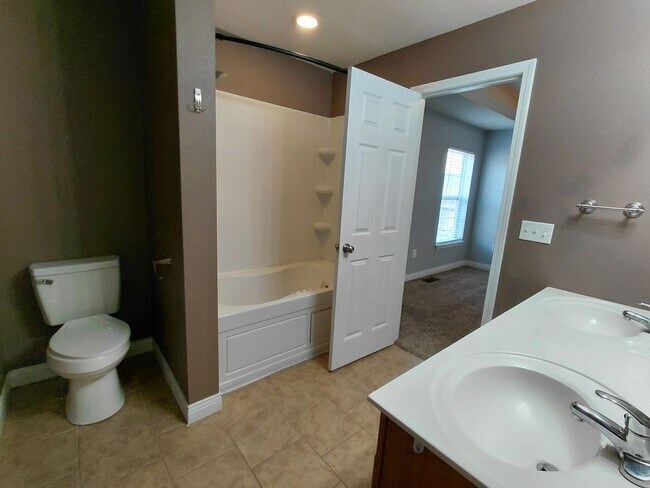 Photo - Home near FLW!