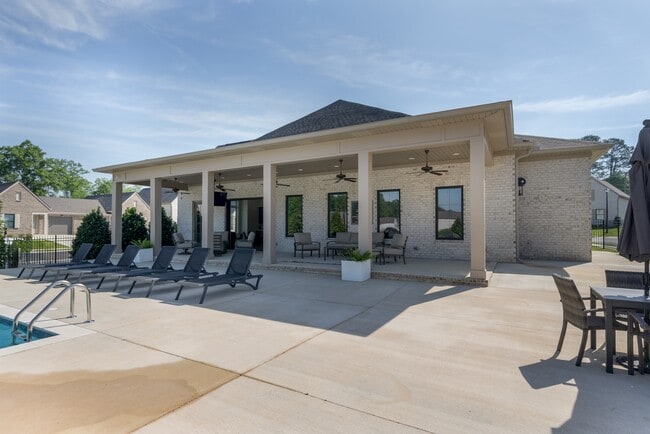 Photo - 820 Stonebrook Ln