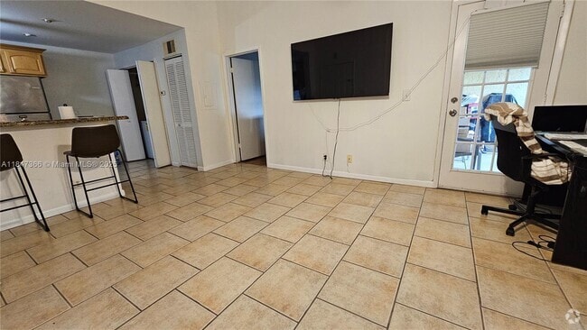 Building Photo - 4092 NW 87th Ave Unit 4092 Rental