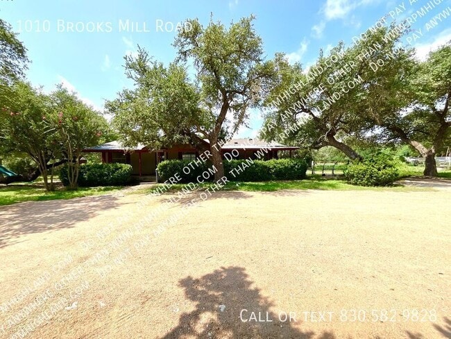 Photo - 1010 Brooks Mill Rd