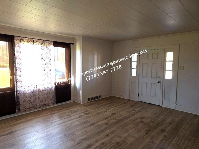 Photo - 2454 Darlington Rd