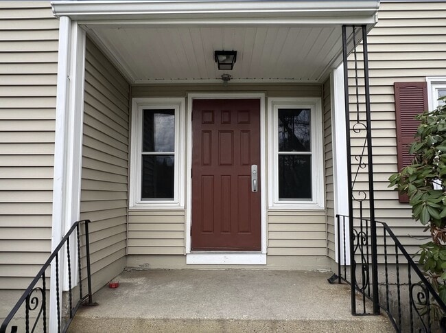 Building Photo - 690 S Porter St Unit 690 S Porter #28