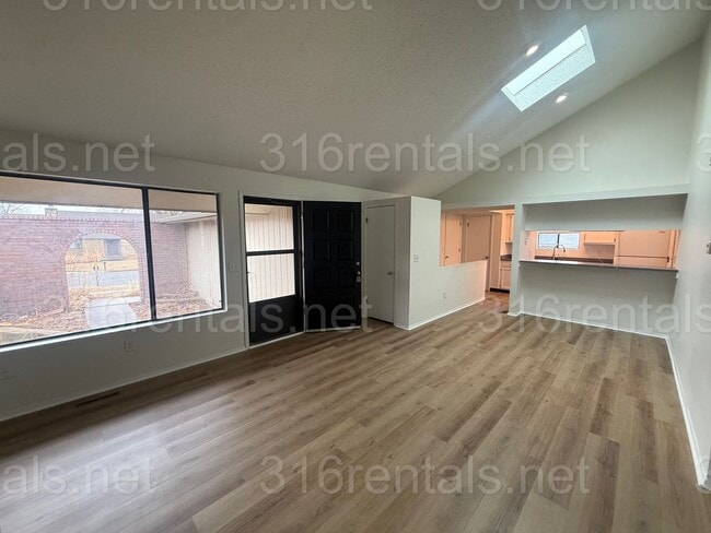 Photo - 1122-1124 S Laurel Unit 1122