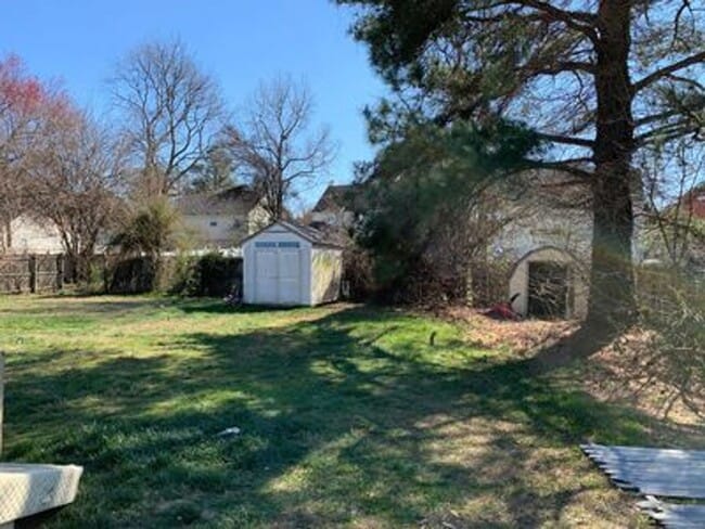 Photo - 3 bed 2 bath in Henrico! Yard, Central HVAC, laundry, great neighborhood!