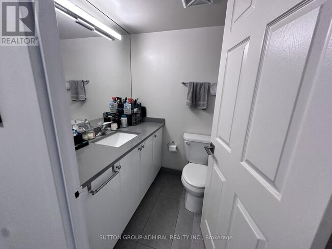 Photo - 736 Bay St. Unité 2002