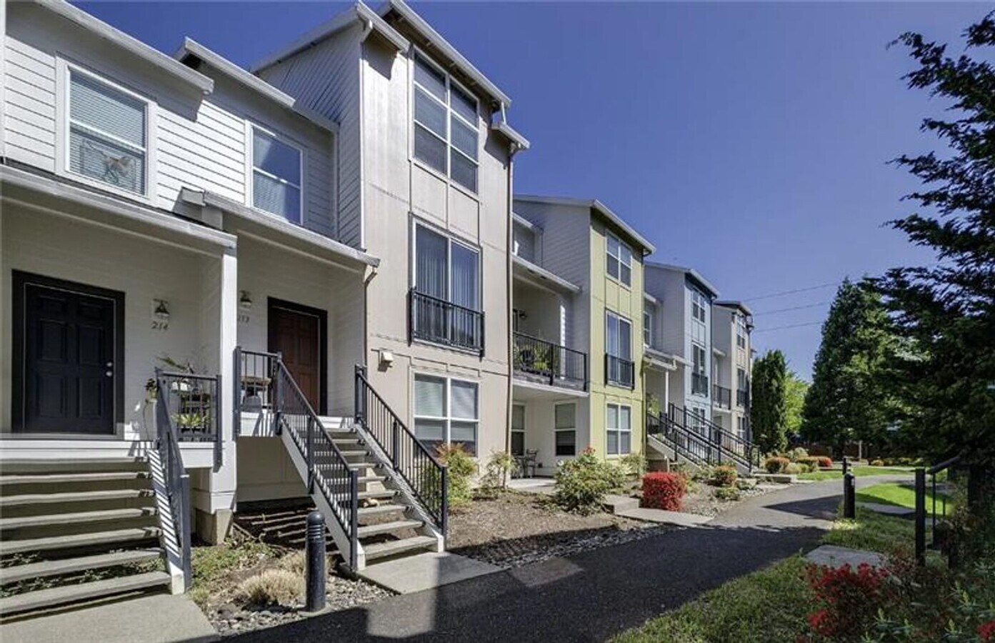 Bright & Open Living in Tanasbourne Tech C... - Bright & Open Living in Tanasbourne Tech C... Unit 213