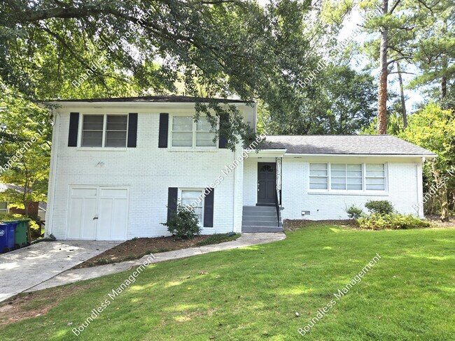Building Photo - 2233 Leafmore Dr
