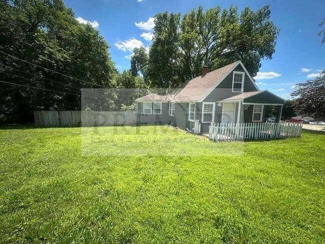 Building Photo - 10005 E 53rd St, Raytown, MO 64133- 3 bd / 1 ba house in Raytown Rent $1250