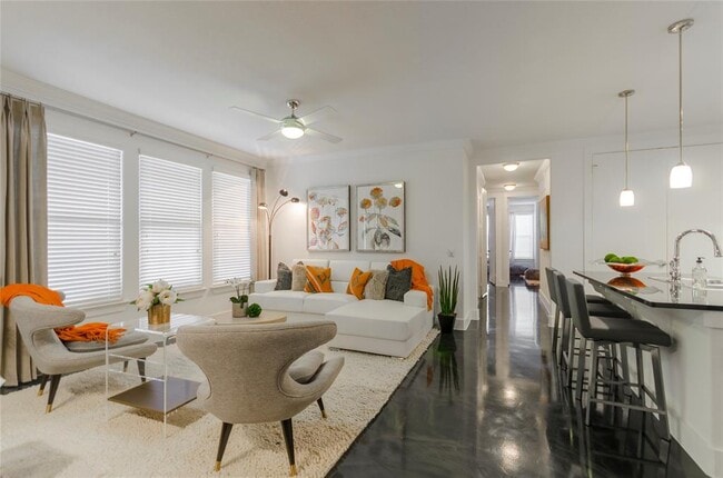 Photo - 3300 Towers Blvd Unit 638