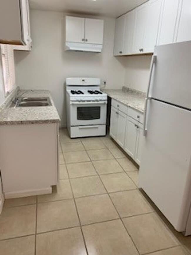 Building Photo - 1416 T St Unit 1416 T Street  B