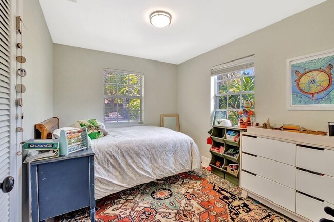 Photo - 227 NE 12th St