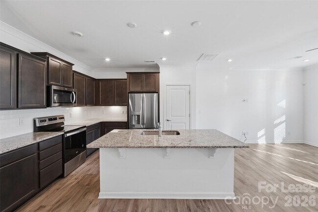 Photo - 16204 Leading St