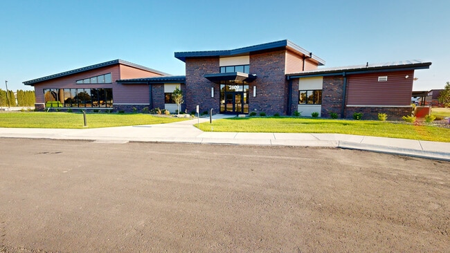 Clubhouse - The Wit : Resort Style Living