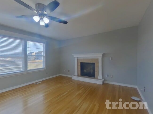 Photo - 10201 N Lewis Ave