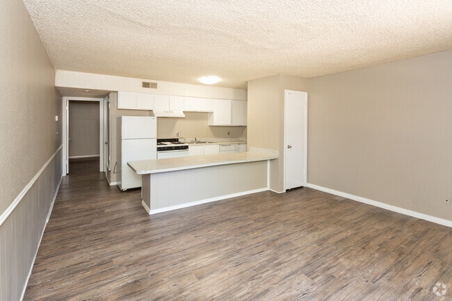 1BR 1BA - 578 SF - Veranda Gardens