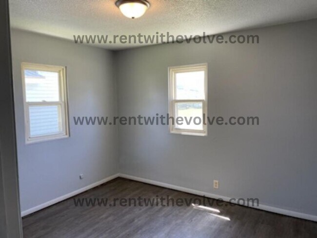 Photo - 225 S Angle St