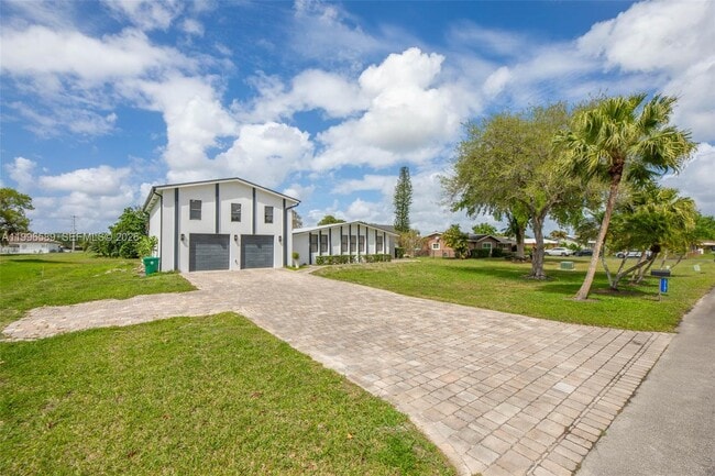 Photo - 17101 SW 48th St