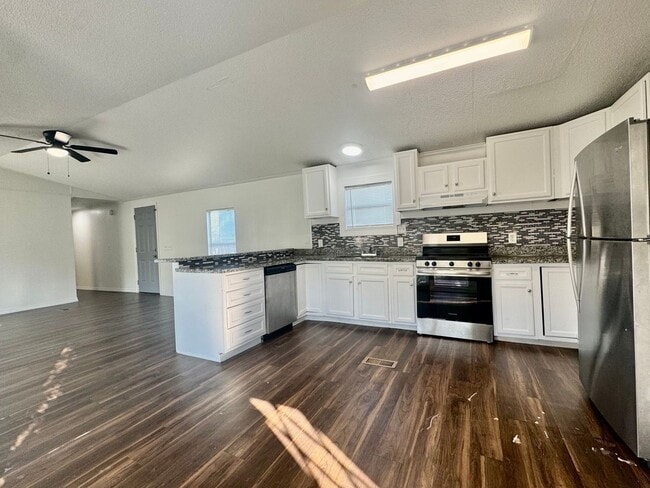 Photo - 1007 Spooner St