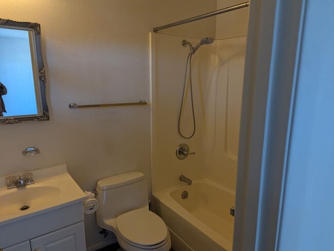 Photo - 75 Park Ln