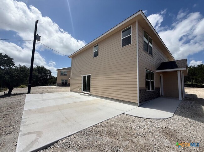 1008 Makayla Dr
