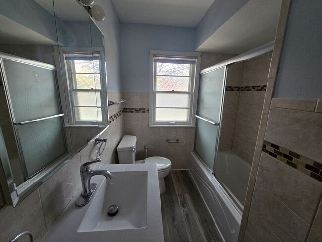 Building Photo - 4338-40 N Sheffield Ave Unit Whole House