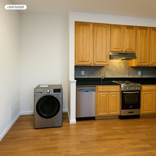 Photo - 350 E 89th St Apartment