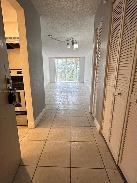 Building Photo - 1805 Sans Souci Blvd Unit 513 Rental