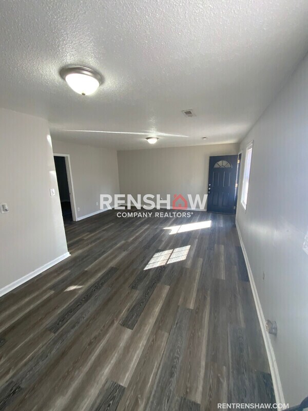 Photo - 401- 403 S. Front St.