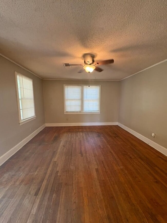Photo - Renovated 2 Bedroom 1 Bath Home for Rent!!