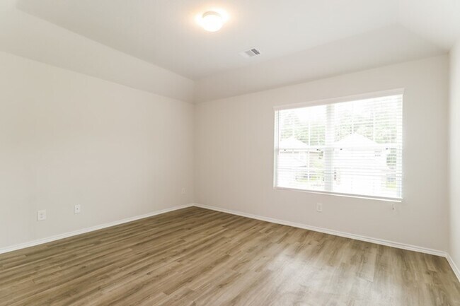 2743 Madison Ct