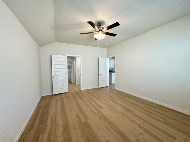 Photo - 5382 Selah St
