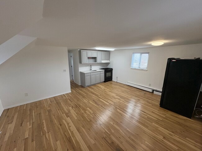 Building Photo - 221 E Hoffman Ave Unit 1