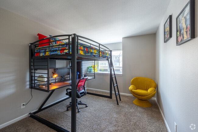 2BR, 2BA - 1,050SF - Secondary Bedroom - The Girard at Cherry Hills
