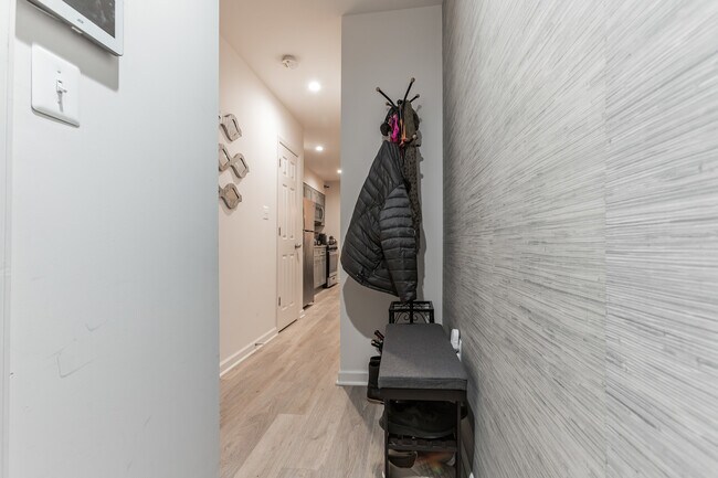 Photo - 16th Street SE Unidad 1