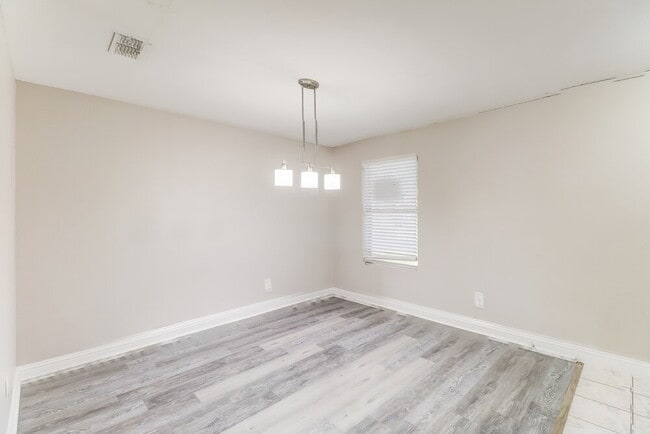 Photo - 1477 Hickory Creek Ln