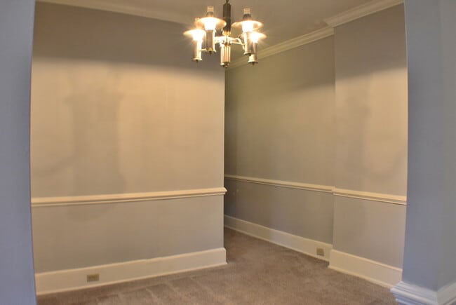 Photo - 2417 Blossom St