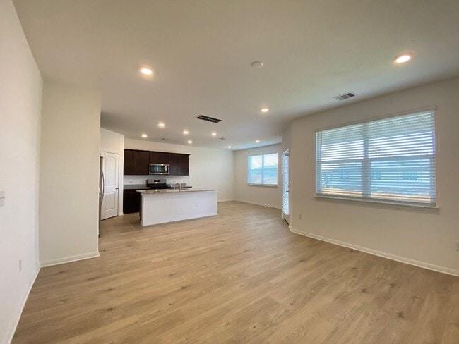 Photo - 100 Calla Ln