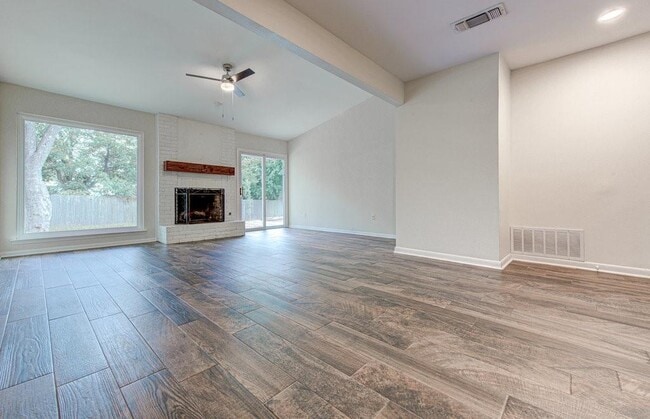 Photo - 1406 Thornridge Rd