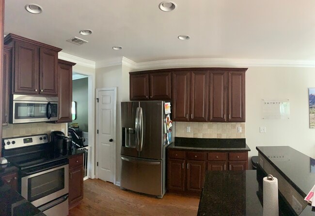 kitchen - 1925 Gregory Run NE