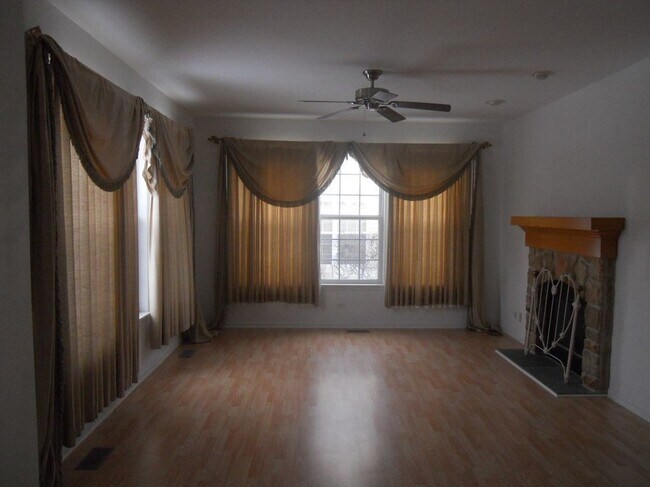 Photo - 524 E Knox St