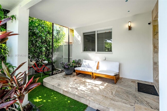 Photo - 1360 SW 16th St