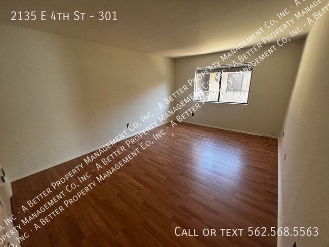 2135 E 4th St
