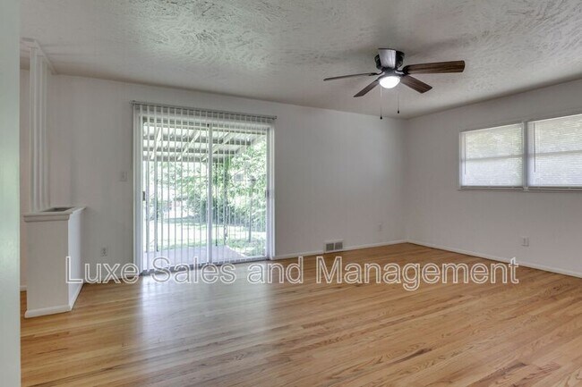 Photo - 3516 Mt Pleasant Dr