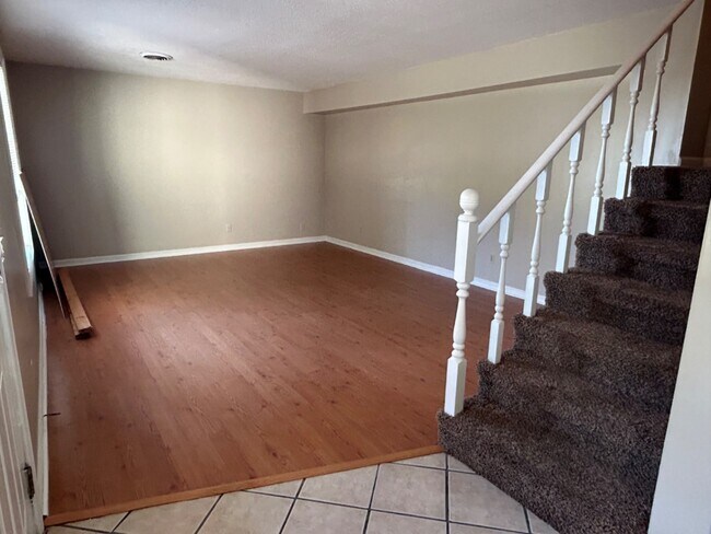 Photo - 917 Davis Blvd