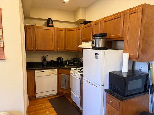 Photo - 1197 Commonwealth Ave Unidad 9