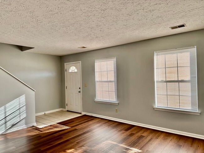 Photo - 1429 Trent Blvd